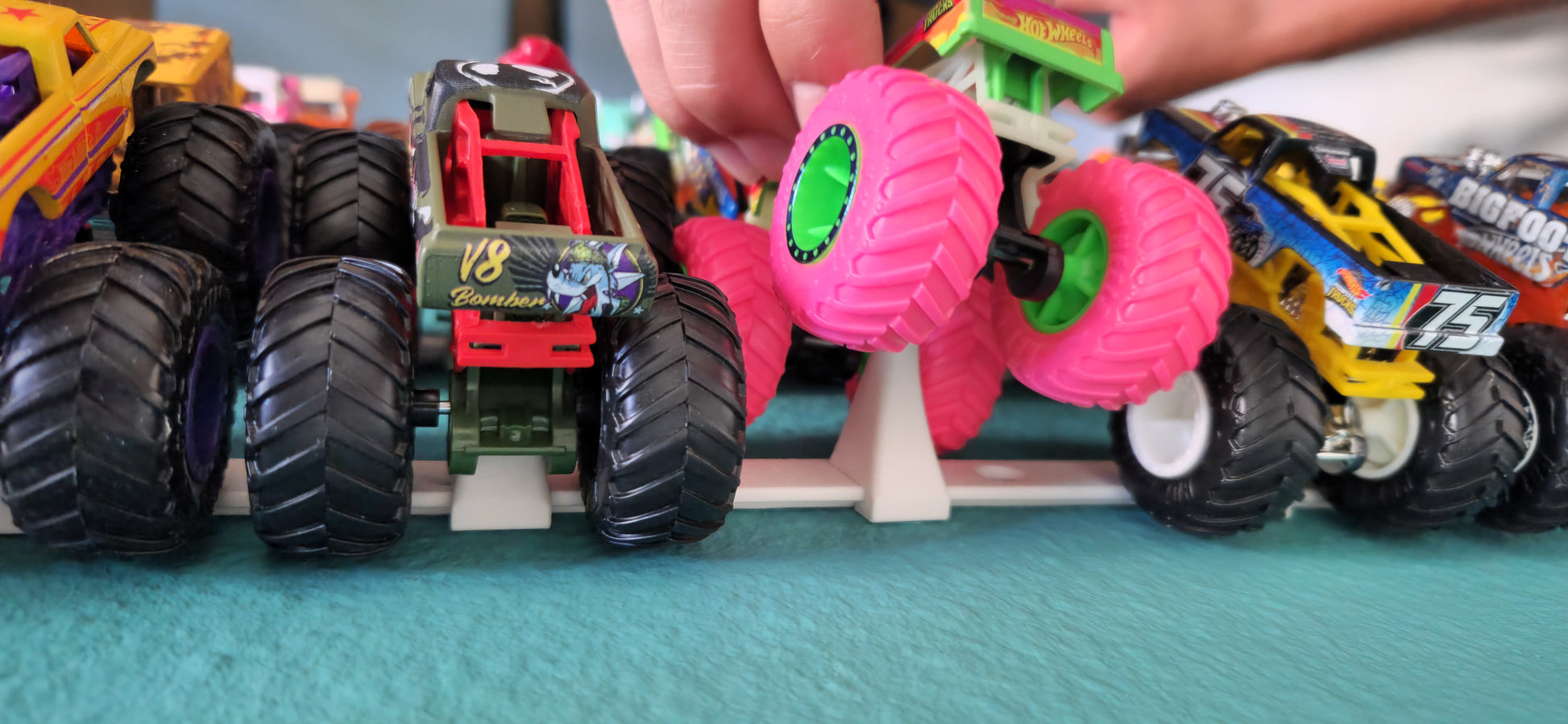 Monsterrack_Darstellung_Hotwheels_Monstertruck_auf_Haken